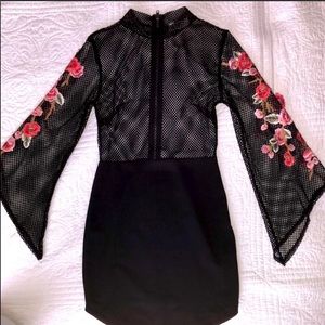LF ✨FISH NET FLORAL TIGHT DRESS NWOT